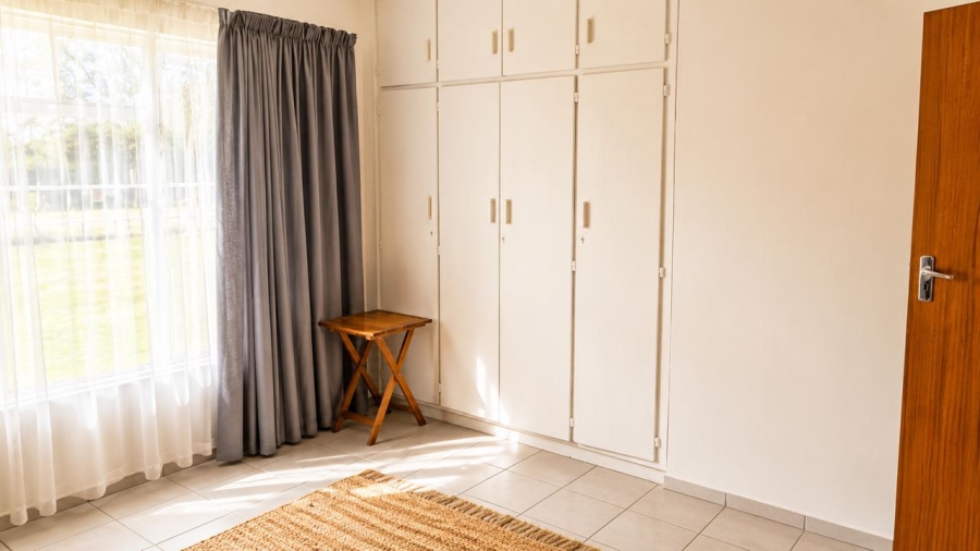 5 Bedroom Property for Sale in Roodewal Free State